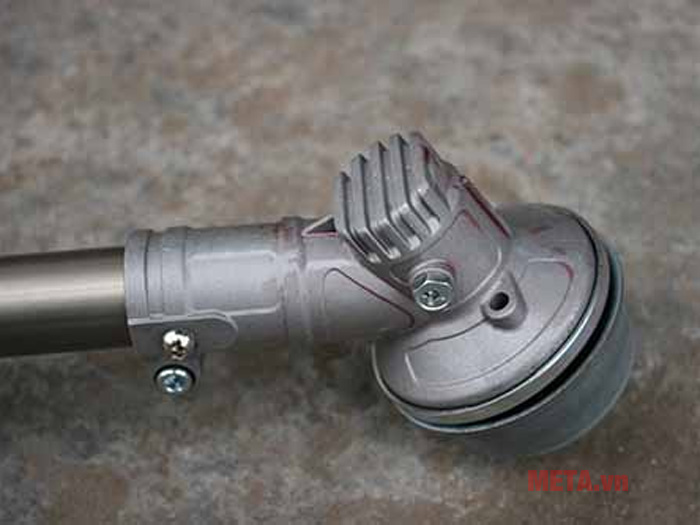 Kuyov mast bolib, kelinini boshqalar sikishayotgan edi