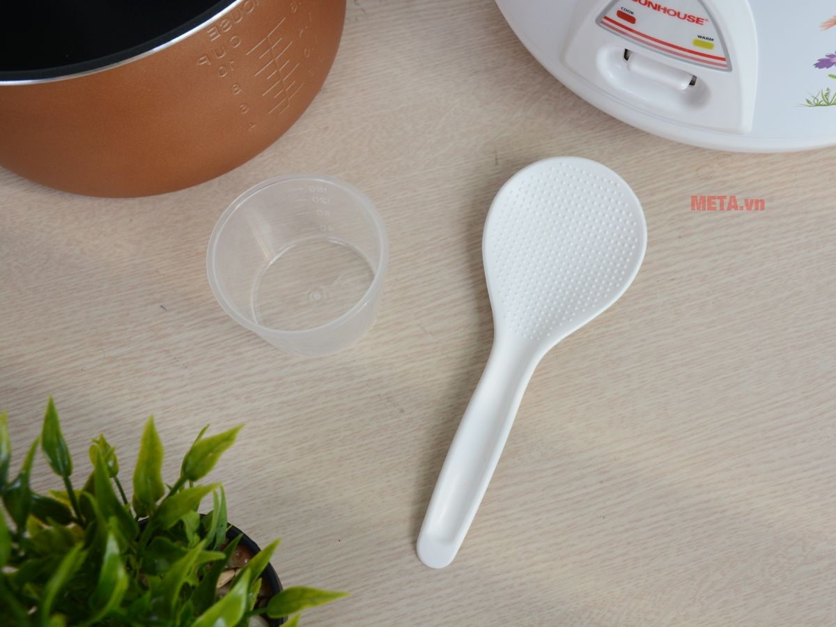 Nồi cơm điện Sunhouse SHD8613W 1.8 lít