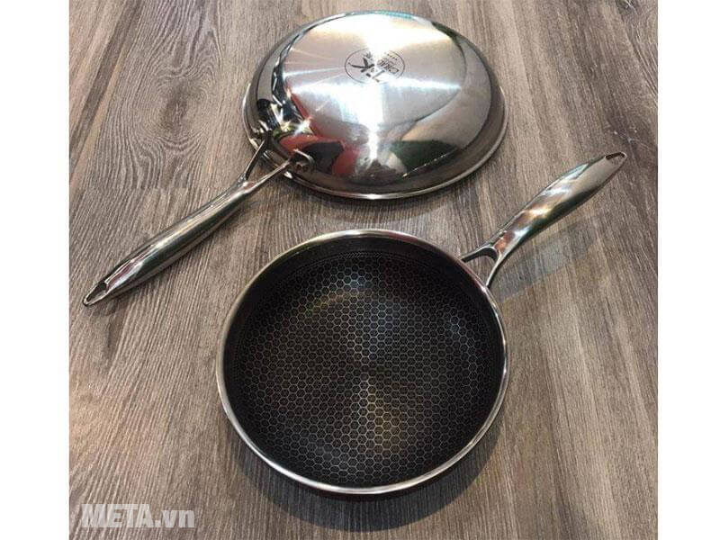 Chảo chống dính inox 304 22cm T&K Blackcube
