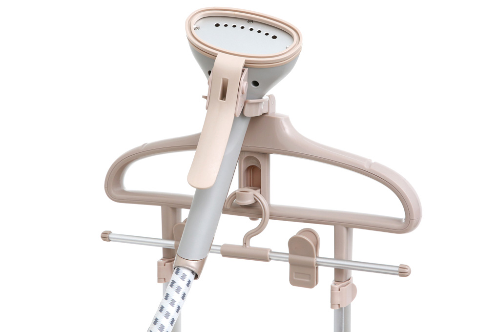 Bàn là hơi nước đứng Bluestone GSB-3951