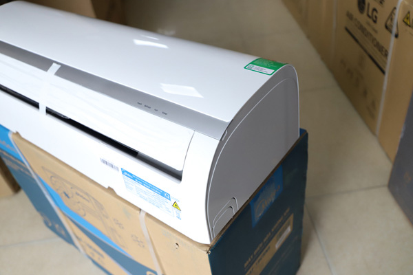 Điều hòa Midea 1 chiều 12.000BTU MSAFC-13CRN8