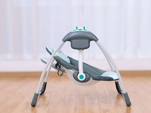 Xích đu trẻ em nằm chơi Mastela 6503 (6504)