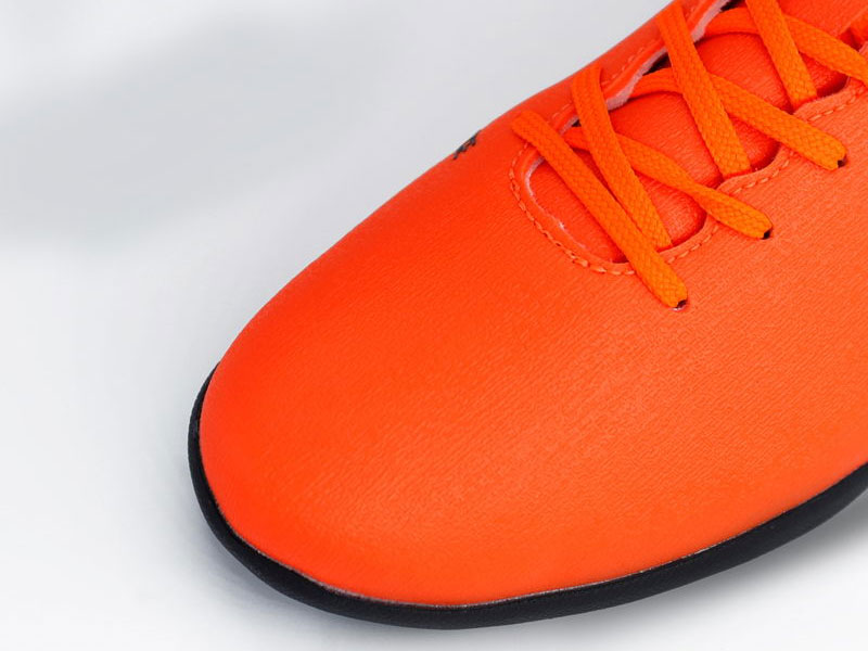 Giày đá bóng Zocker Space 2001