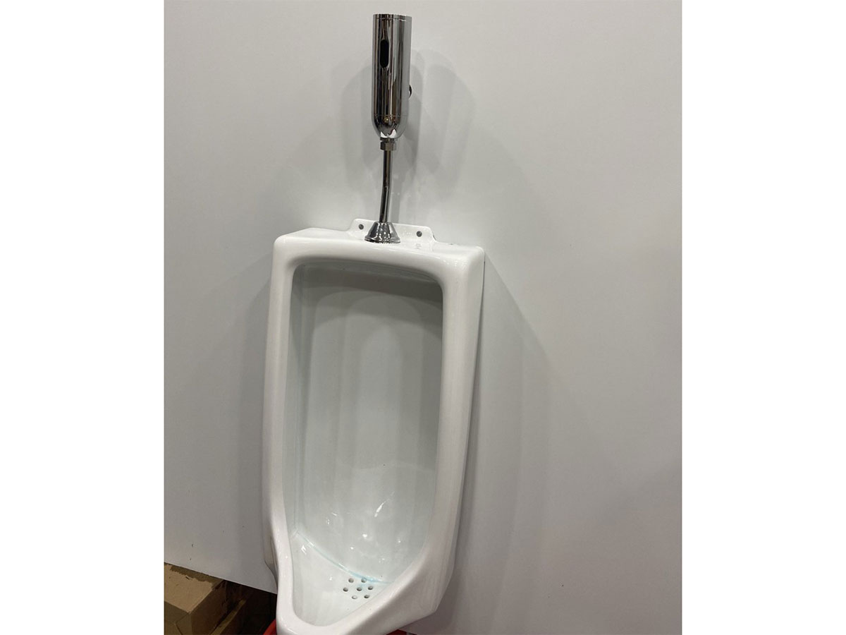 Van xả cảm ứng Smartliving YM303