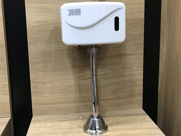 Van xả cảm ứng Smartliving YM301