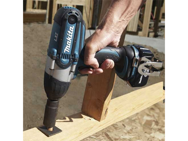 Máy siết bu lông dùng pin Makita DTW450Z (Chưa pin, sạc)