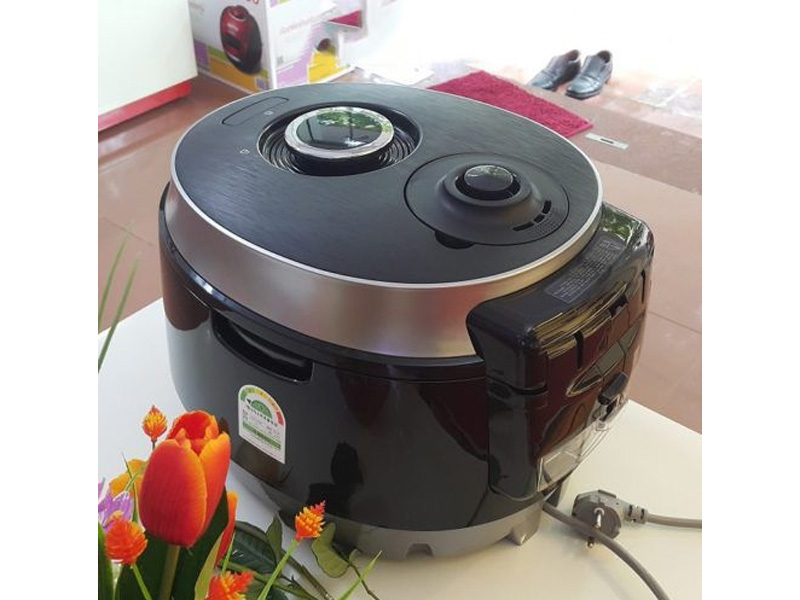 Nồi cơm điện áp suất điện tử Cuckoo CRP-QS1010FG (1.8 lít)