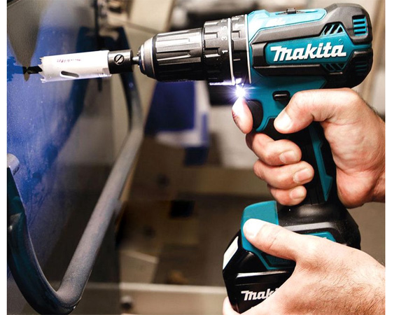 Máy khoan động lực dùng pin 18V Makita DHP485Z (chưa pin, sạc)