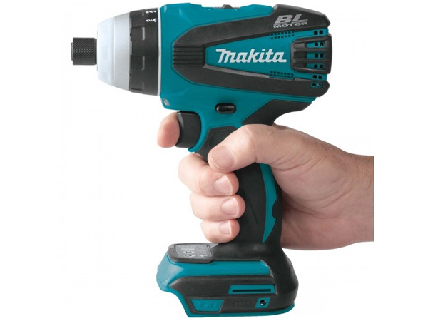 Máy vặn vít dùng pin 18V Makita DTP141Z (Chưa pin, sạc)