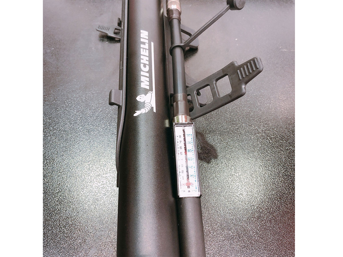 Máy bơm lốp xe đạp, xe máy, mô tô siêu tốc Michelin 12320 (dùng pin)