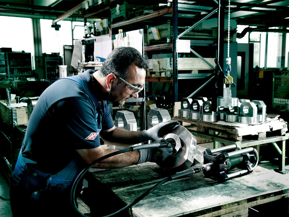 Máy mài thẳng Metabo GE-710 Plus