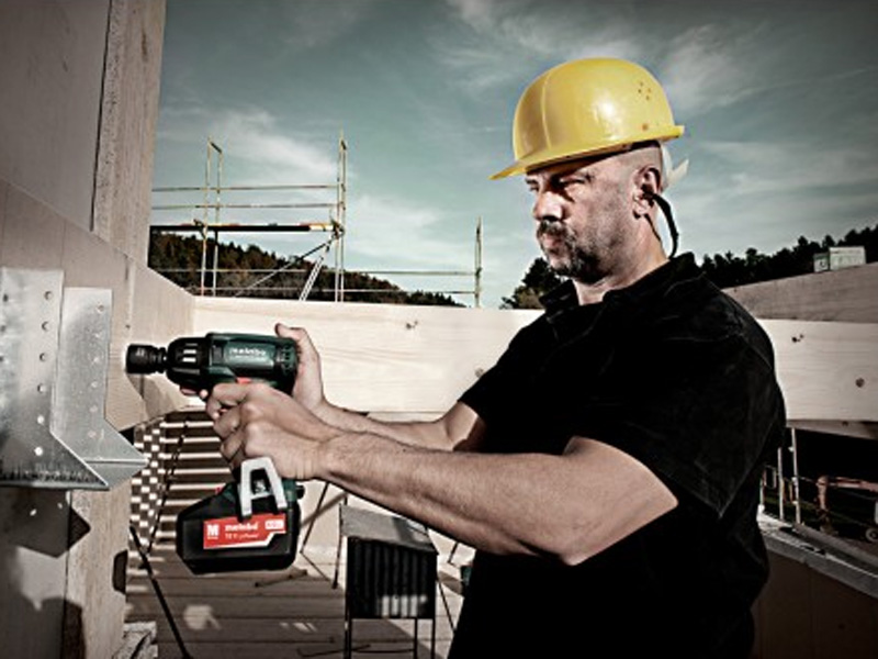 Máy siết bu lông dùng pin Metabo SSW 18 LTX 400 BL