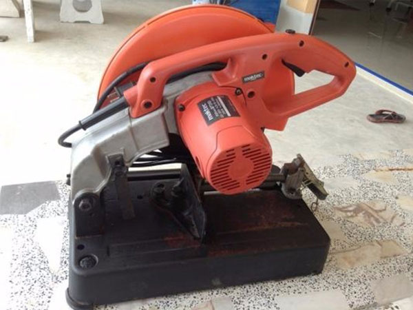 Máy cắt sắt Maktec MT243