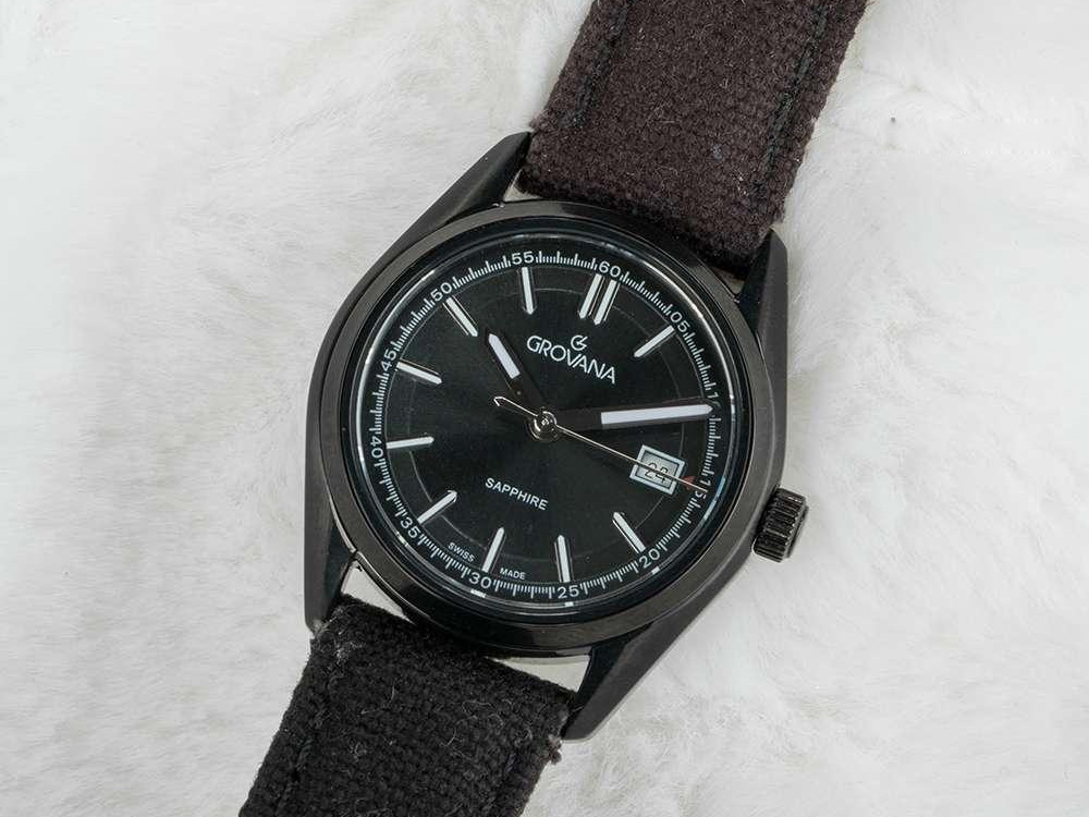 Đồng hồ Grovana 4556.1132 nữ kính Sapphire 33mm