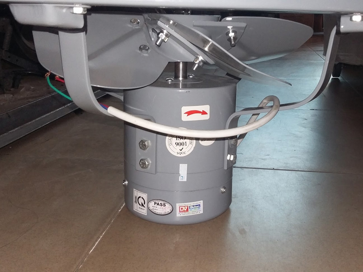 Quạt thông gió công nghiệp vuông Deton FQD 50-4