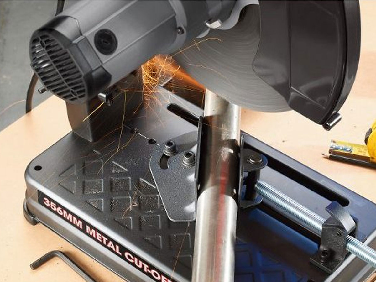 Máy cắt sắt Ozito MCS-2355 (2300W)