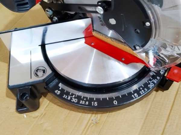 Máy cắt đa năng BTEC BT105C