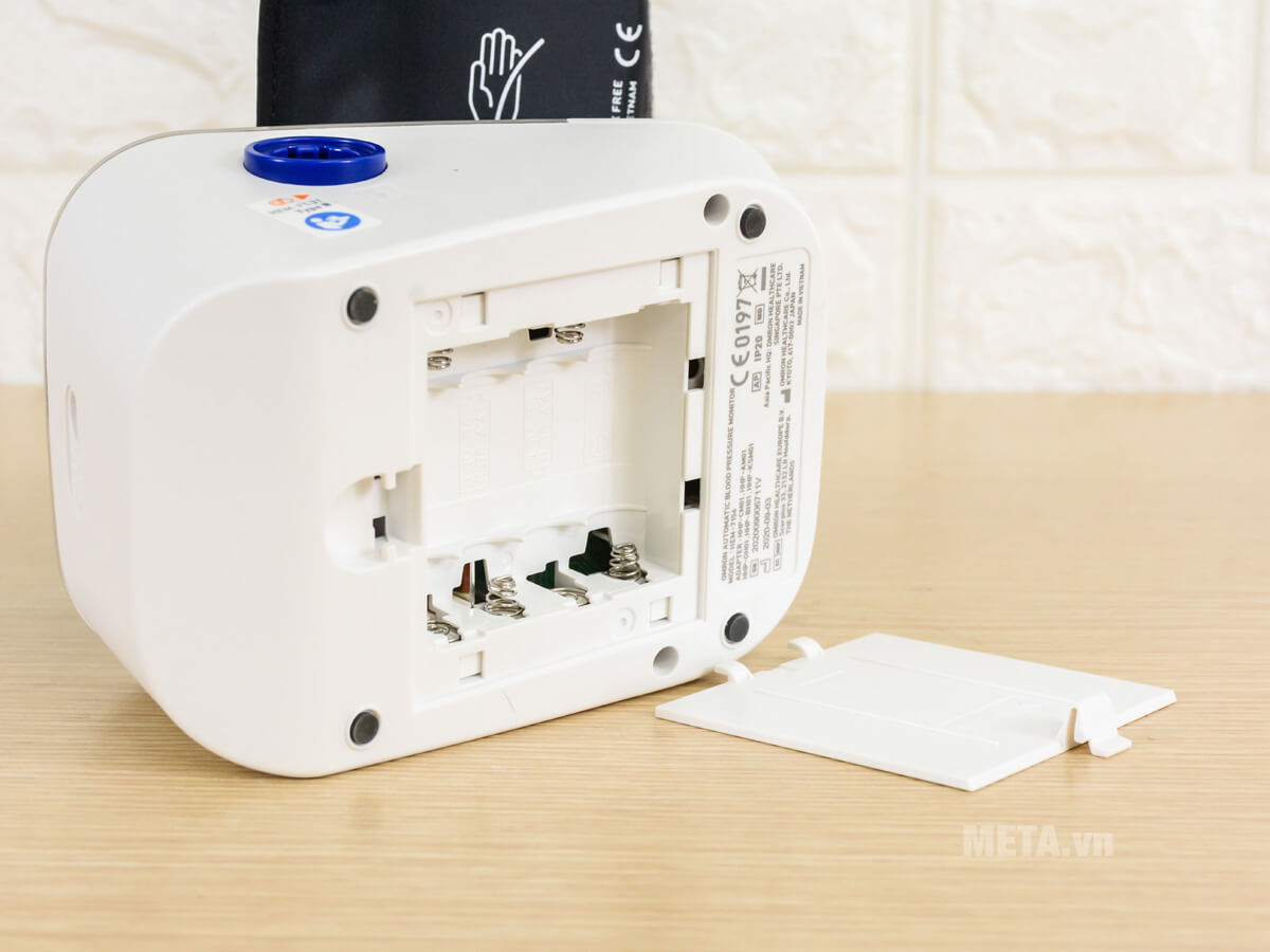 Máy đo huyết áp bắp tay Omron HEM 7156