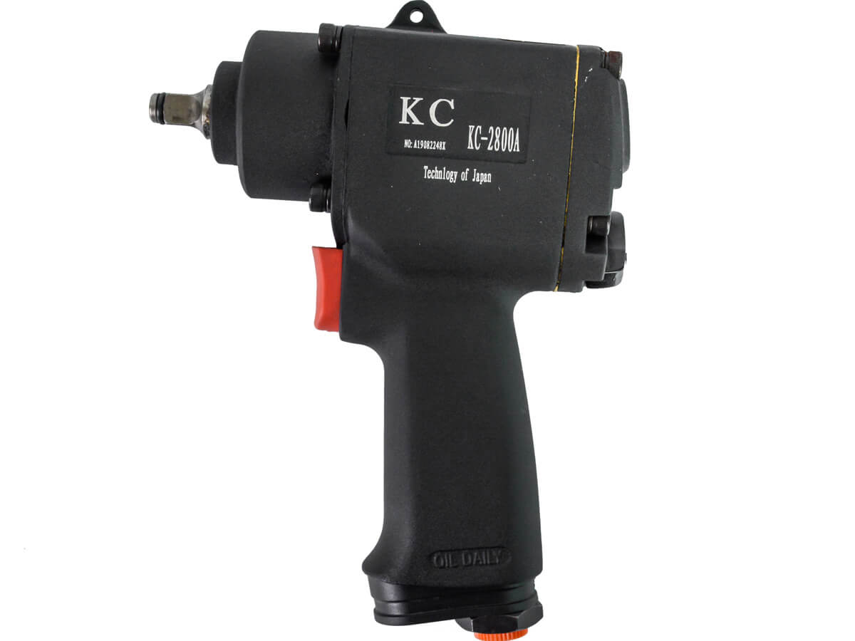 Súng bắn bu lông 2 búa Kocu KC-2800A