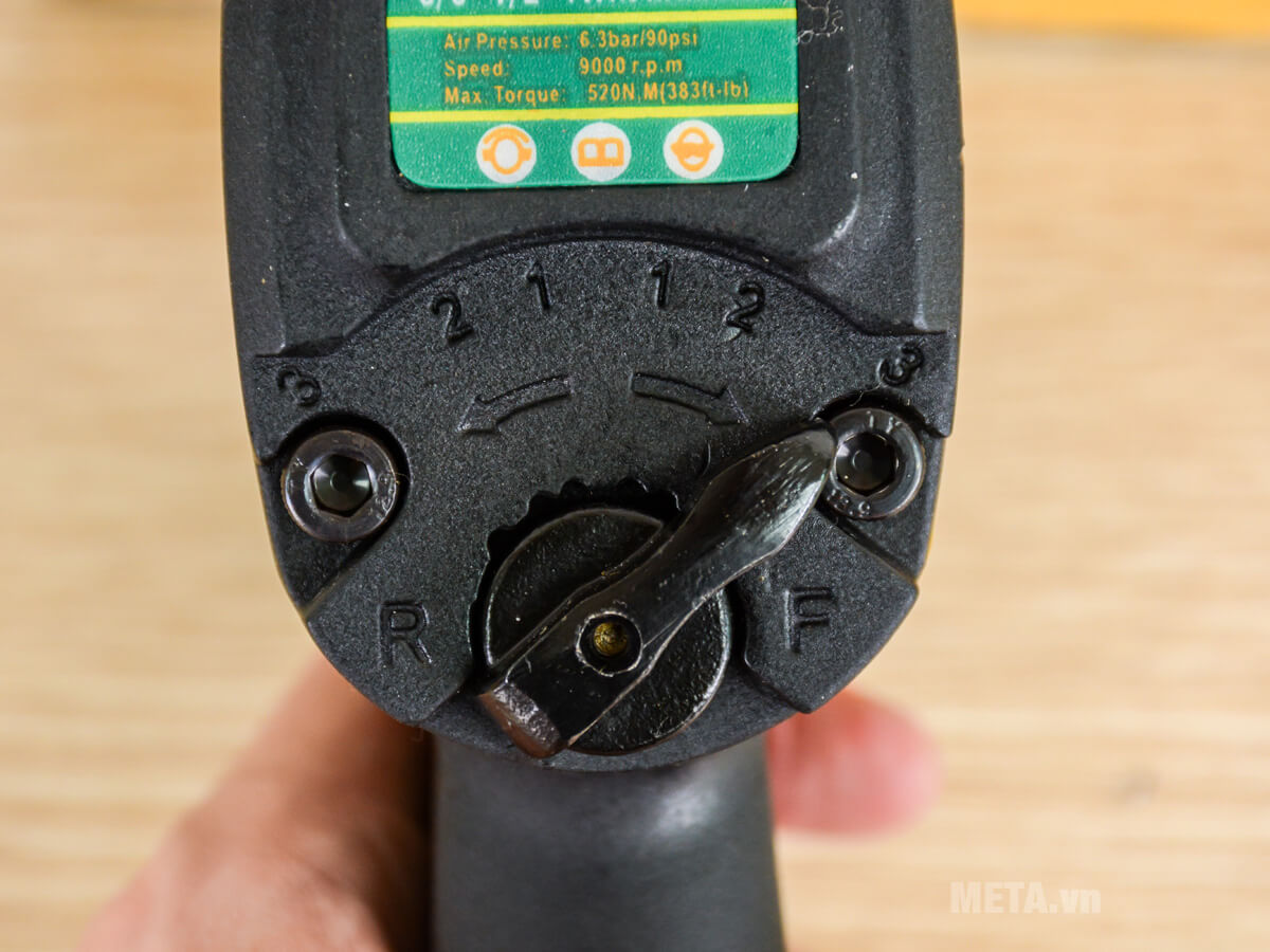 Súng bắn bu lông 2 búa Kocu KC-2800A