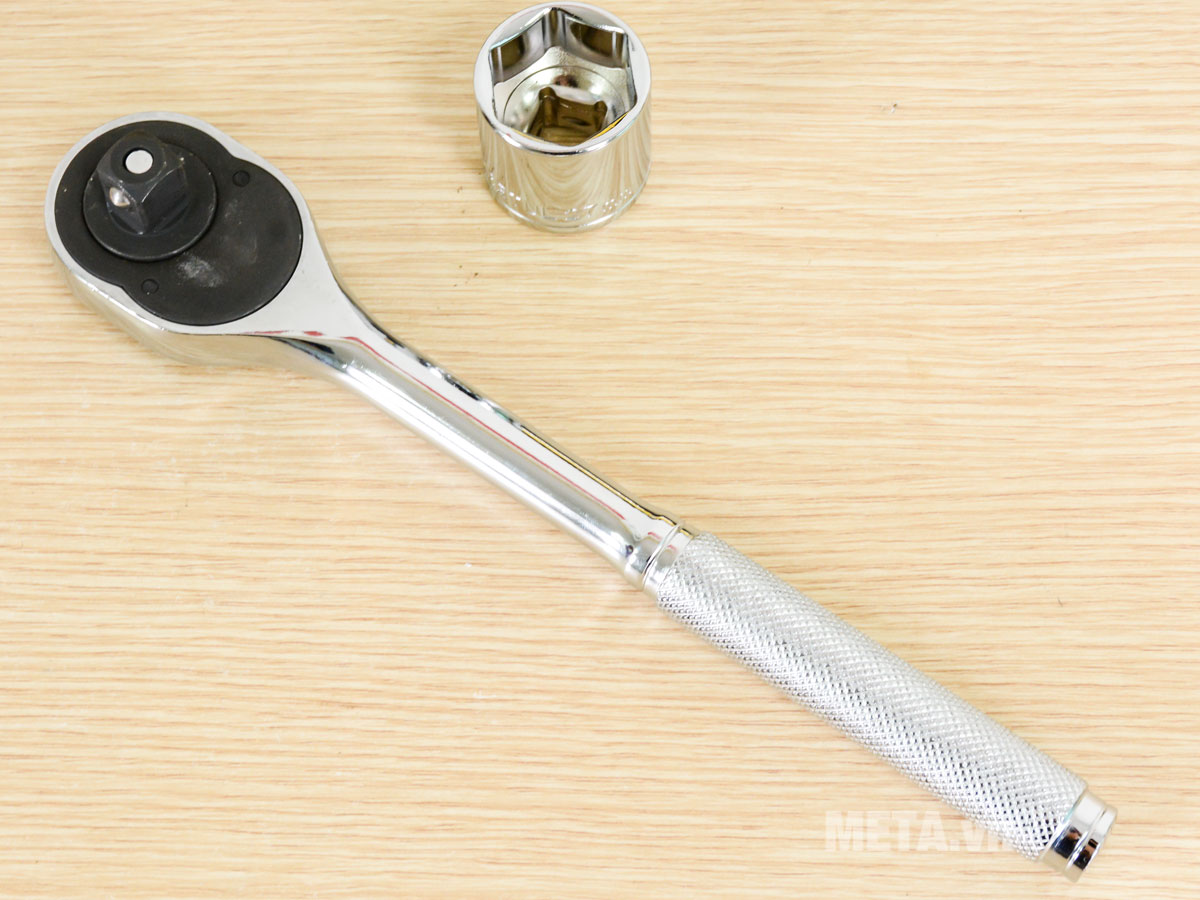 Bộ socket 17 chi tiết 10mm - 27mm Pretul 21174