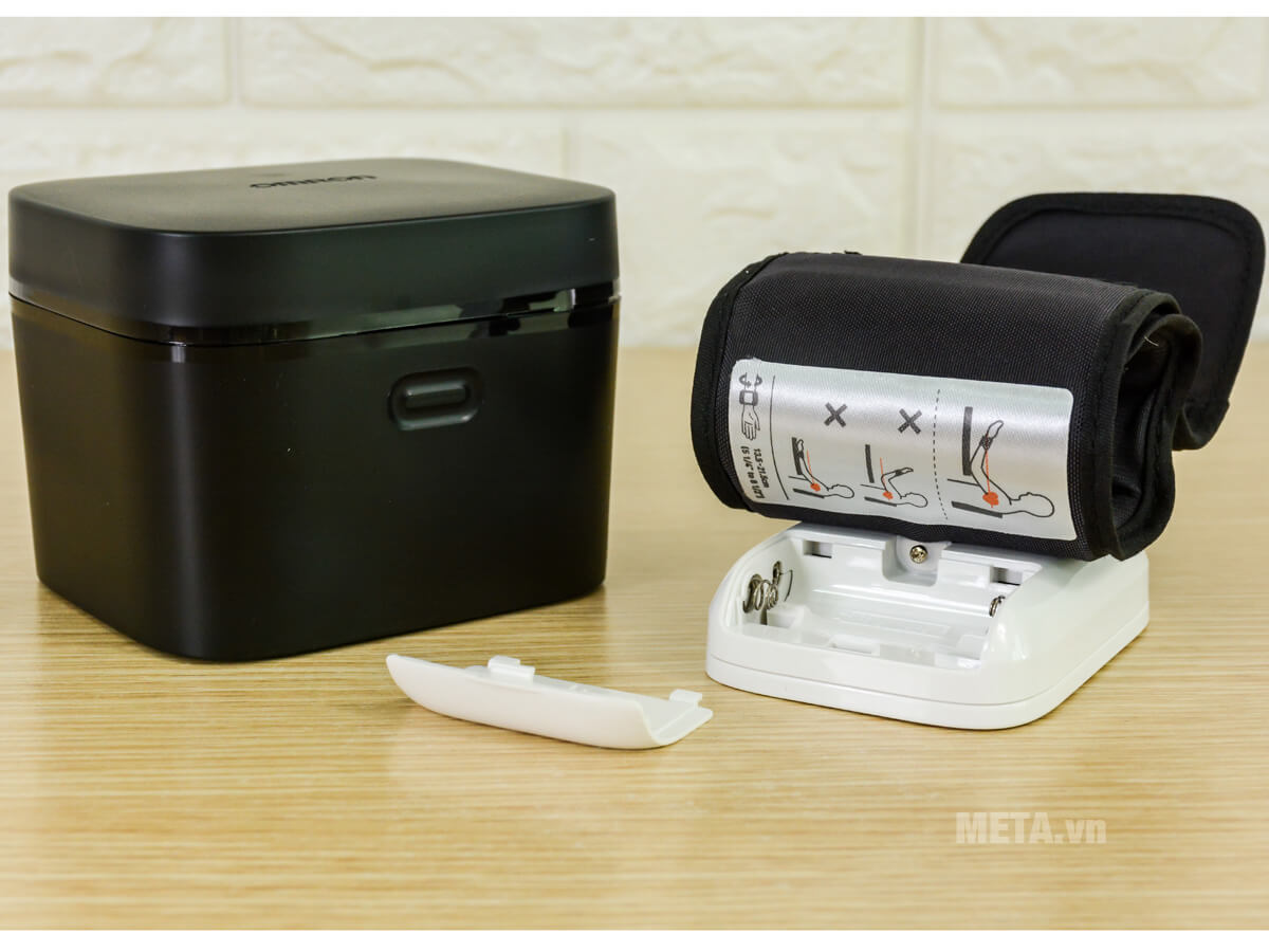 Máy đo huyết áp cổ tay Omron HEM-6161