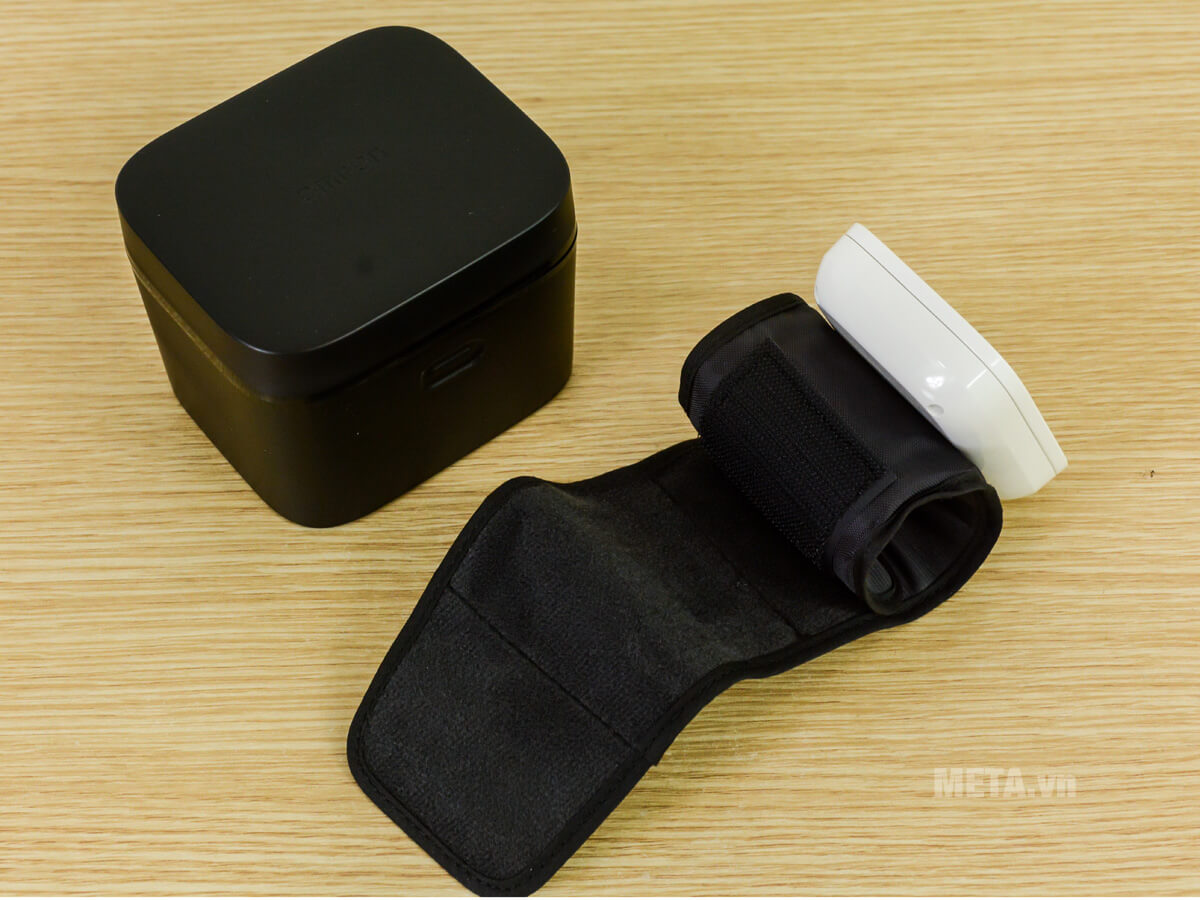 Máy đo huyết áp cổ tay Omron HEM-6161