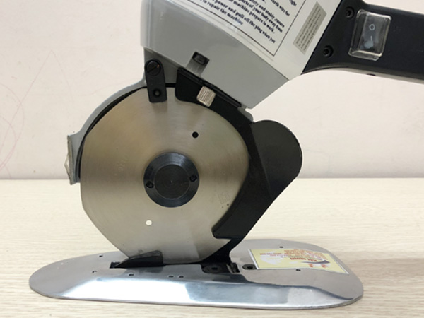 Máy cắt vải cầm tay Lejiang YJ-110