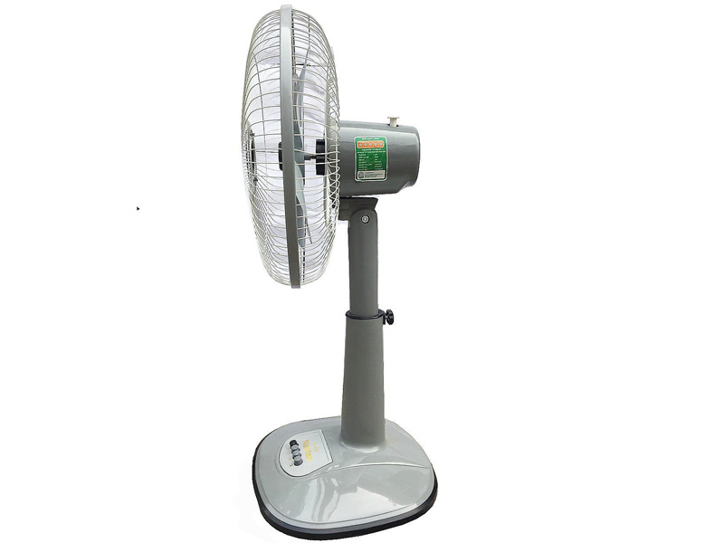 Quạt lỡ nhựa Natifan B-402