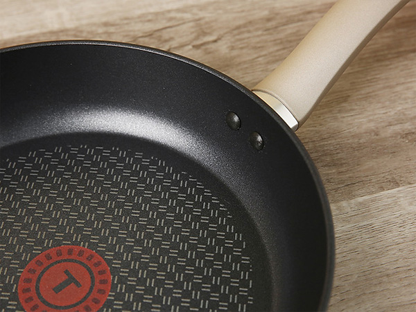 Chảo chiên chống dính đáy từ Tefal Sensations H9100614 28cm