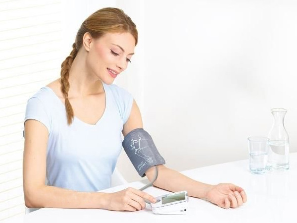 Máy đo huyết áp bắp tay Beurer BM44