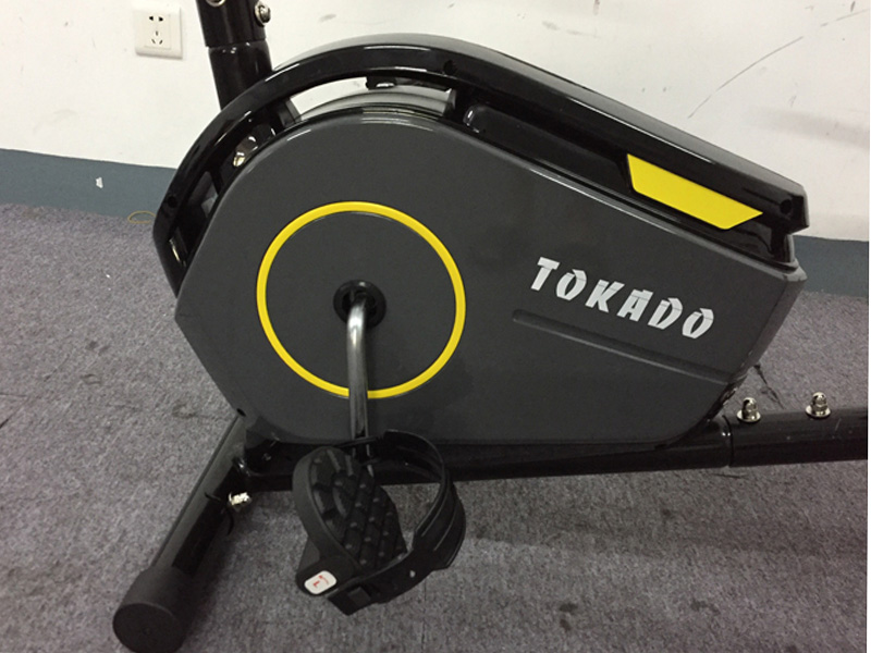 Xe đạp thể dục Tokado TK 360R