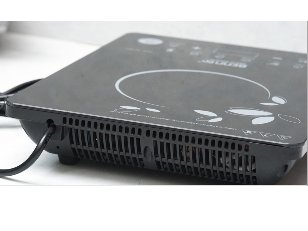 Bếp điện từ Bennix BN-666IH (tặng kèm nồi lẩu)