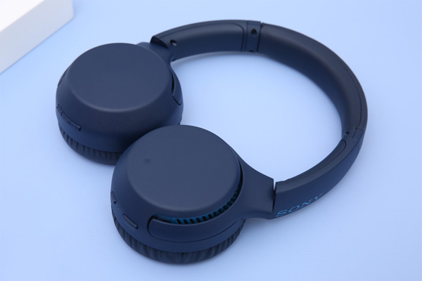 Tai nghe không dây Sony EXTRA BASS WH-XB700