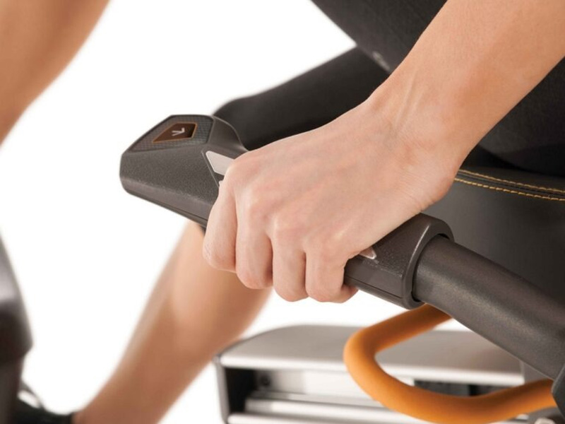 Xe đạp thể dục tựa lưng Matrix R30 XR