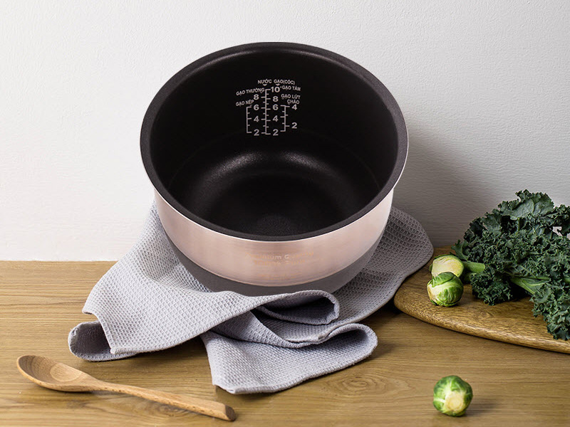 Nồi cơm điện cao tần Sato 18CT015 1.8 lít