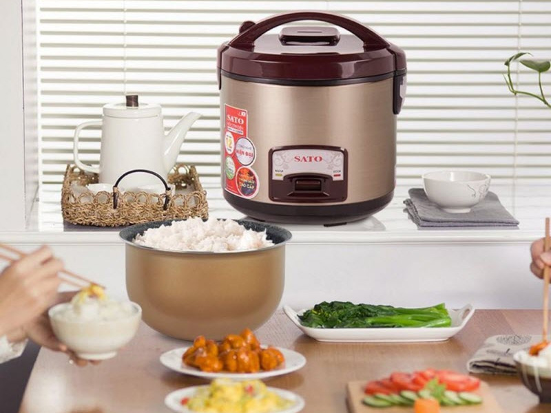 Nồi cơm điện lòng niêu Sato 18B035 1.8L
