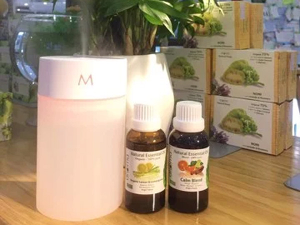 Máy khuếch tán tạo ẩm không khí Aroma chữ M 200ml