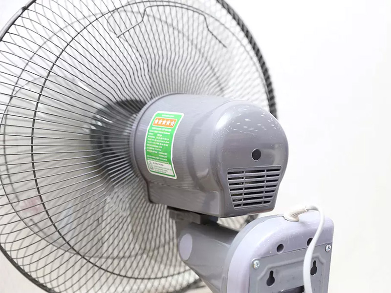 Quạt treo tường Lifan T-161 (Màu giao ngẫu nhiên)