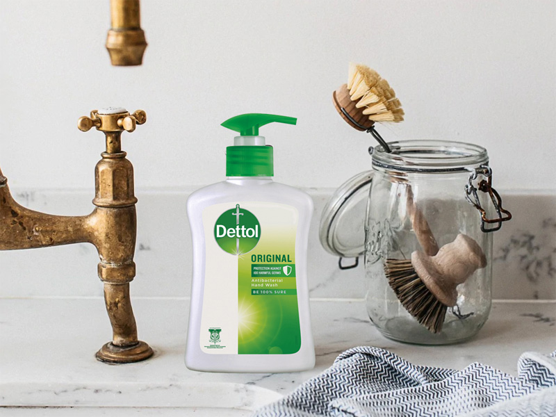 Nước rửa tay kháng khuẩn Dettol (250g)