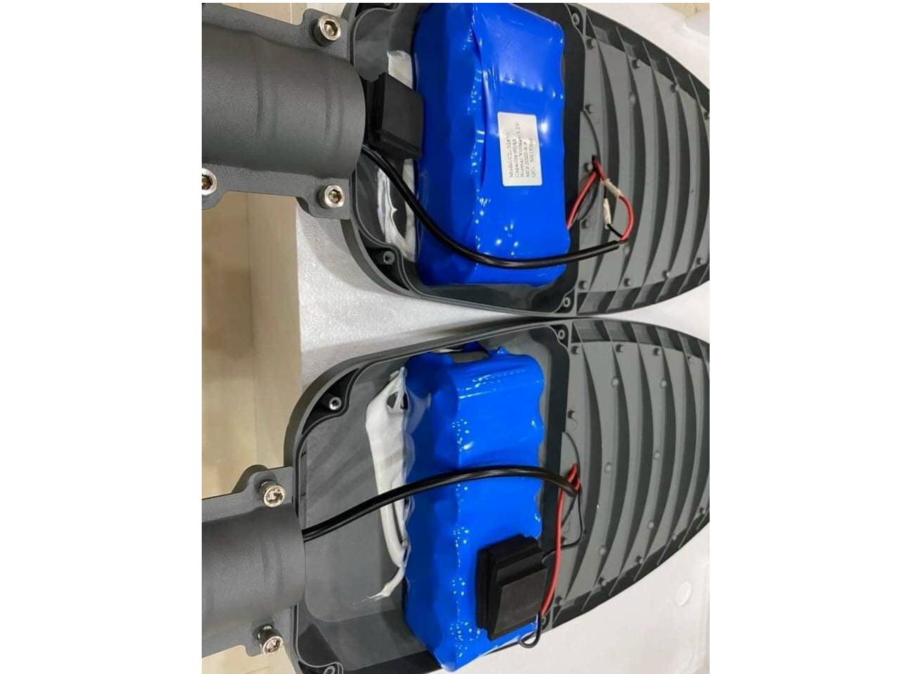 Đèn đường năng lượng mặt trời JinDian JD-200 (200W)