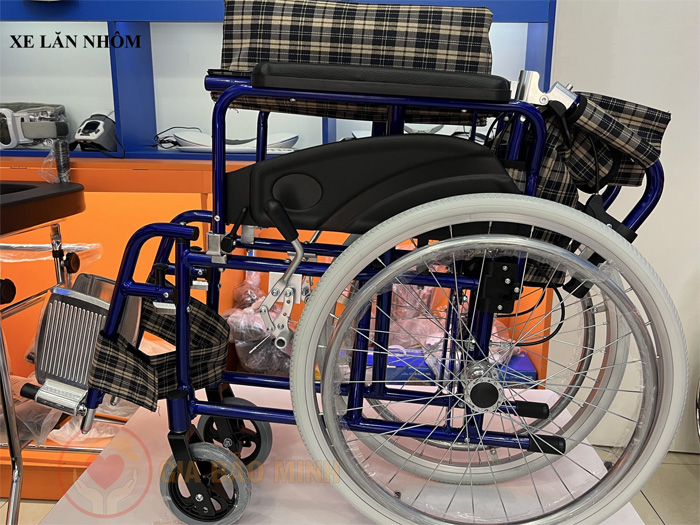 Xe lăn tay khung nhôm cao cấp GBM-027 (SYIV100-ALK903L)