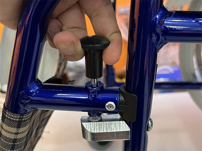 Xe lăn tay khung nhôm cao cấp GBM-027 (SYIV100-ALK903L)