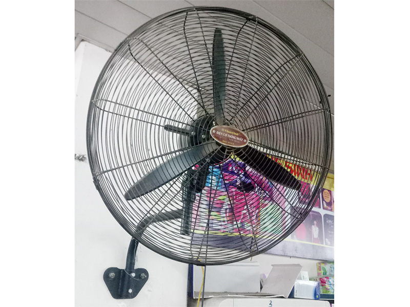 Quạt treo tường Vinawind cánh 750-Đ