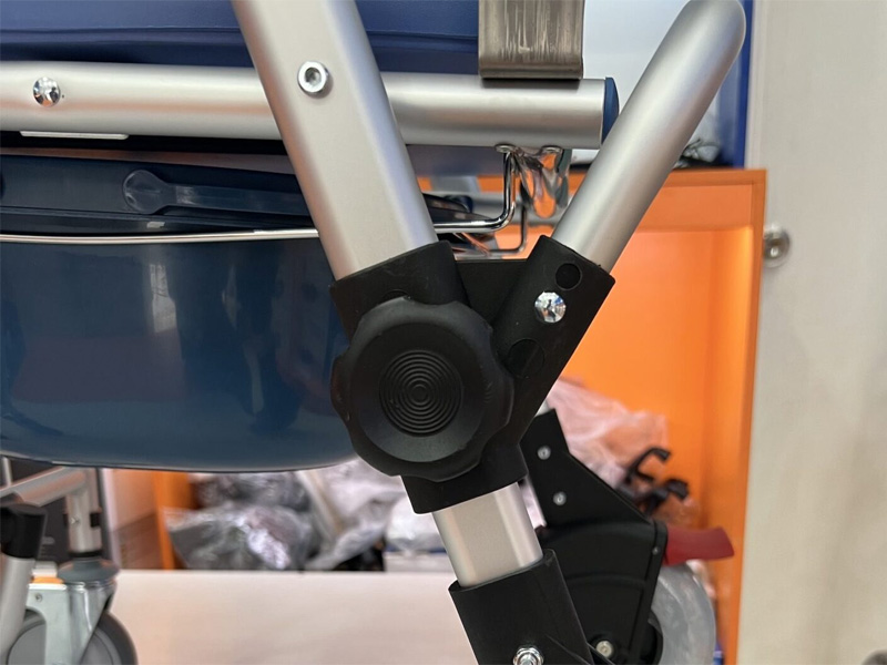 Xe lăn kèm ghế bô nhôm đa năng GBM-016 (KDB699C)