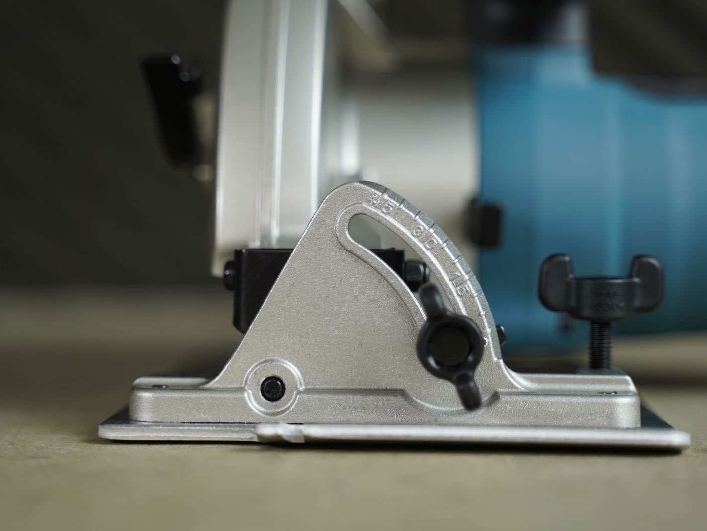 Máy cưa đĩa Makita HS7600 - META.vn