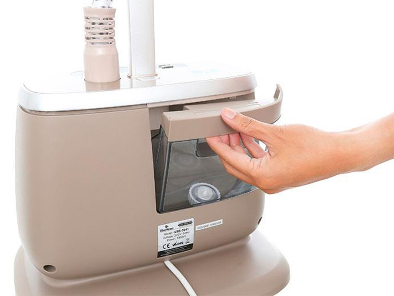 Bàn ủi hơi nước đứng Bluestone GSB-3941