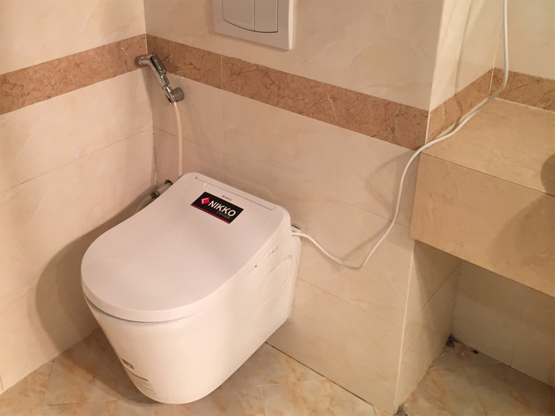 Nắp bồn cầu thông minh chữ U Nikko P69262