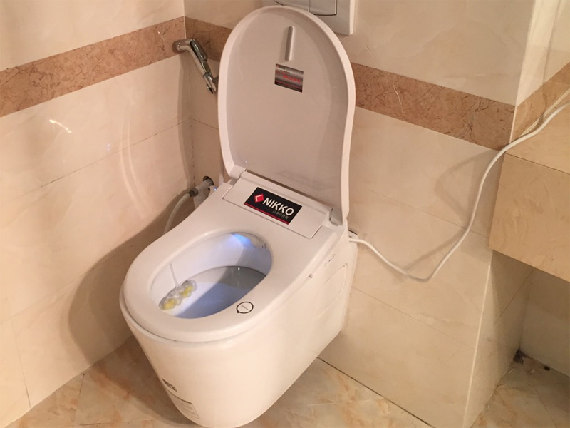 Nắp bồn cầu thông minh chữ U Nikko P69262