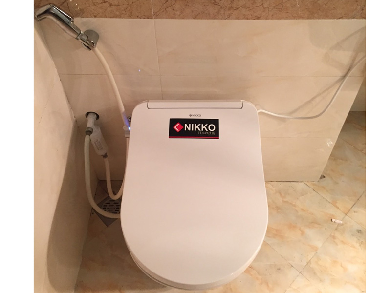 Nắp bồn cầu thông minh chữ U Nikko P69262